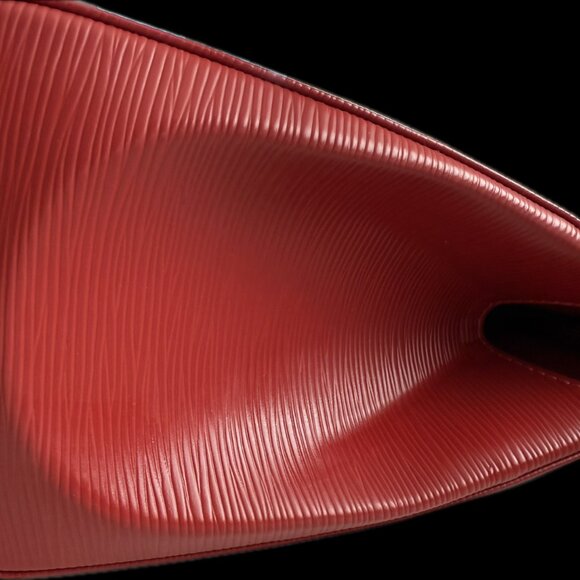 Louis Vuitton Marly BB in Epi Leather - Picture 11 of 13